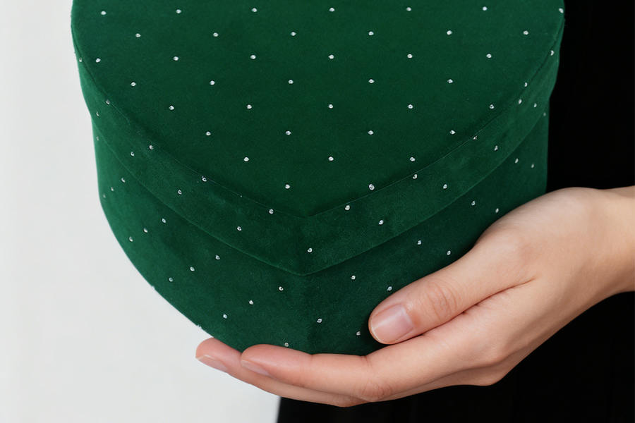 Flocado con diamantes de imitación